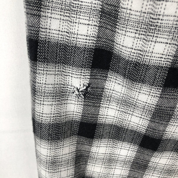 Carhartt Relaxed Fit Check Pattern Long Sleeve Button-Down Light Flannel Check Shirt, Men's Size L (approx.) cotton black type Vintage Second Hand