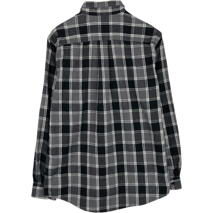 LLBean Slightly Fitted Long Sleeve Button-Down Light Flannel Check Shirt, Men's Size Medium cotton black type Vintage Second Hand