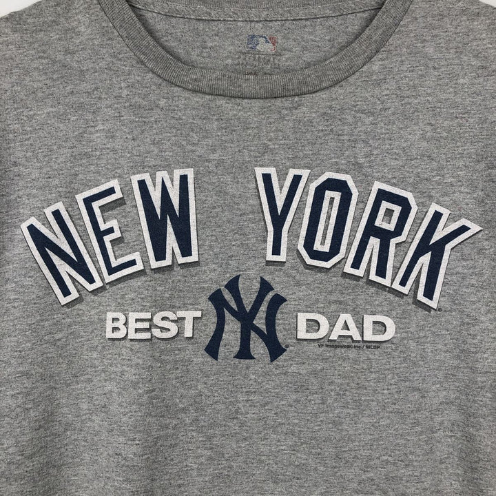 MLB NEW YORK YANKEES Sports Print T-Shirt (Men's Size M) unclear gray type Vintage Second Hand