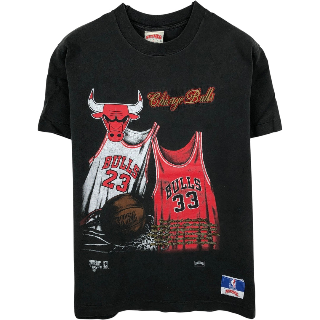 90'S NUTMEG NBA CHICAGO BULLS Sports T-Shirt, Made in USA, Men's Size M (approx.), Vintage cotton black type Vintage Second Hand