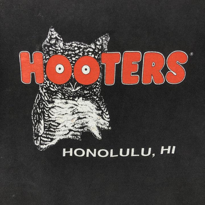 80'S Hanes BEEFY-T HOOTERS advertising T-shirt, Made in USA, Men's size L equivalent, Vintage cotton black type Vintage Second Hand