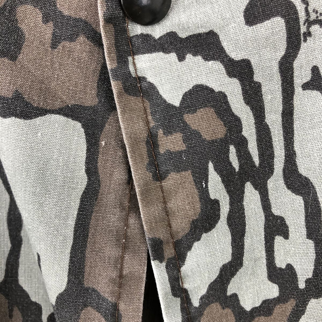 Camouflage pattern Treebark camo hooded jacket, made in USA, men's size XL equivalent, vintage. polyester gray type Vintage Second Hand