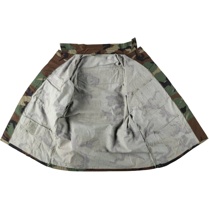 Civilian-made camouflage pattern woodland camo military combat jacket, made in the USA, large size (equivalent to men's L). cotton Khaki type Vintage Second Hand
