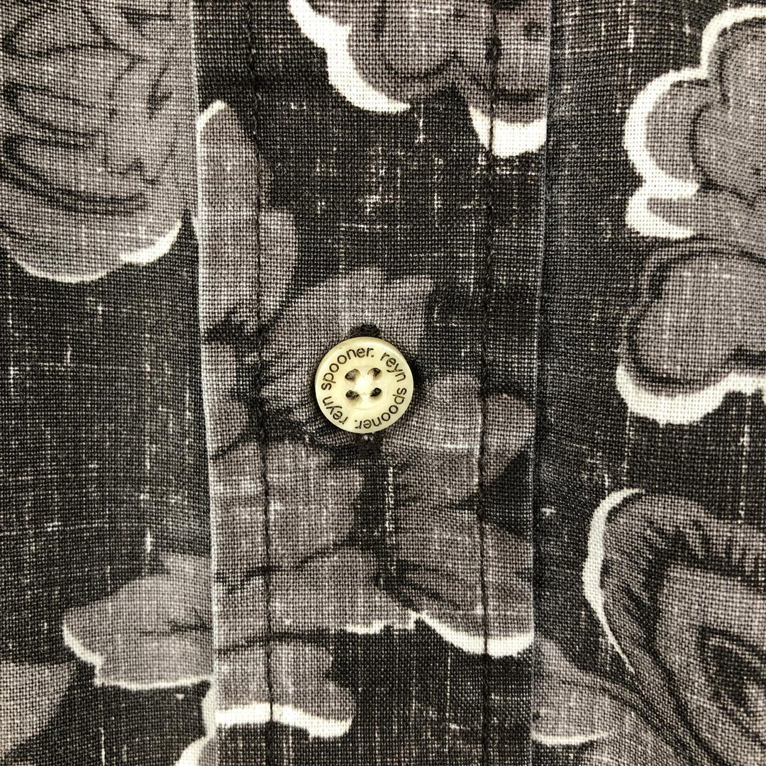 90'S Reyn Spooner all-over floral print button-down Hawaiian Aloha shirt, boxy style, men's size XL equivalent, vintage. cotton brown type Vintage Second Hand