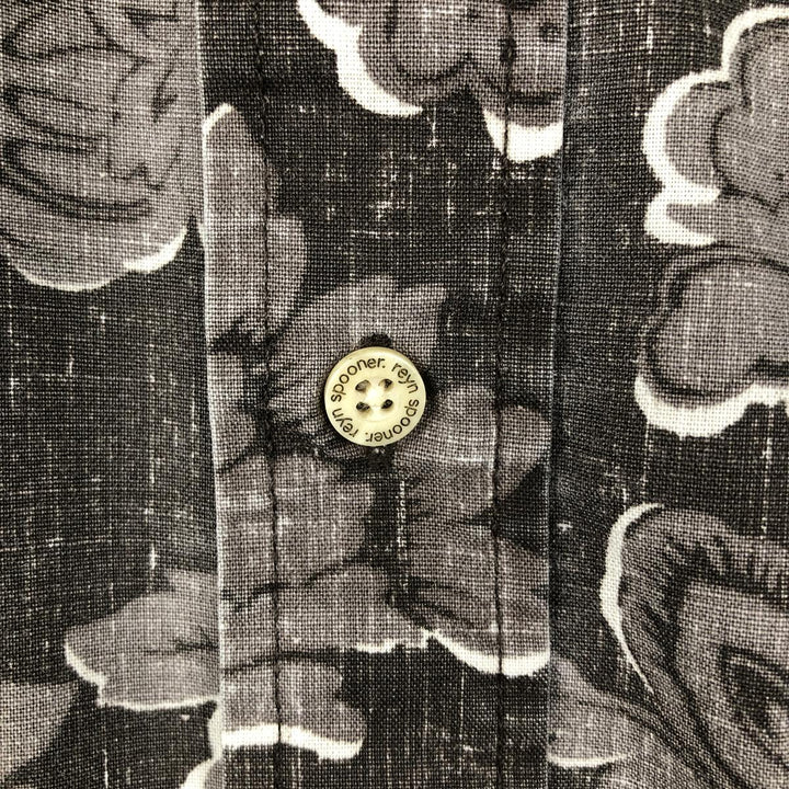 90'S Reyn Spooner all-over floral print button-down Hawaiian Aloha shirt, boxy style, men's size XL equivalent, vintage. cotton brown type Vintage Second Hand