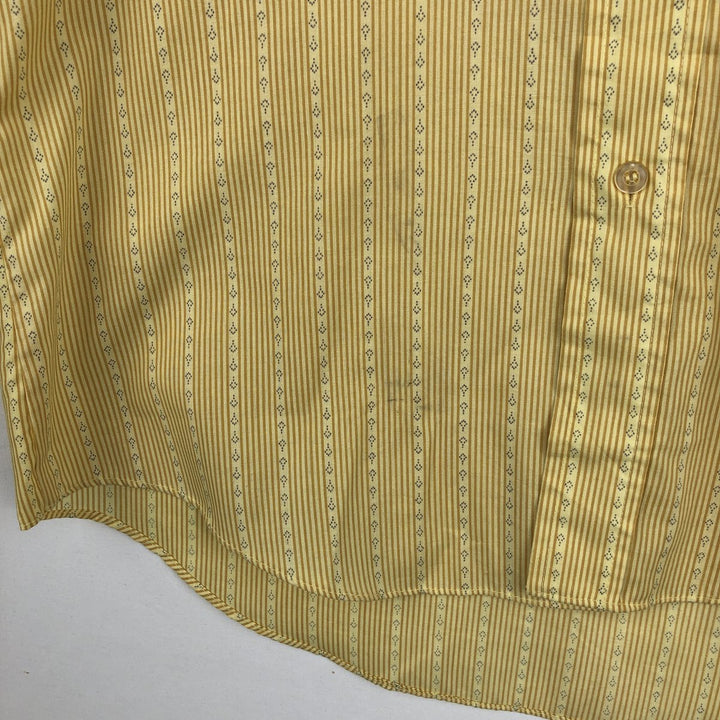 Montgomery Ward Stripe Pattern Short-Sleeve Poly-Cotton Shirt, Men's Size M (Equivalent), Vintage polyester yellow type Vintage Second Hand