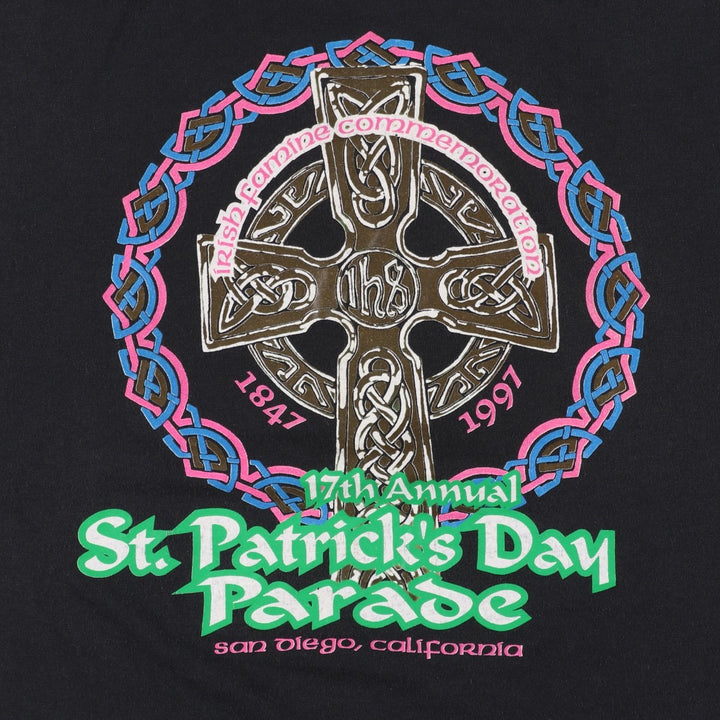 90'S Hanes St. Patrick's Day Parade Print T-Shirt, Made in USA, Men's Size L (approx.), Vintage cotton black type Vintage Second Hand