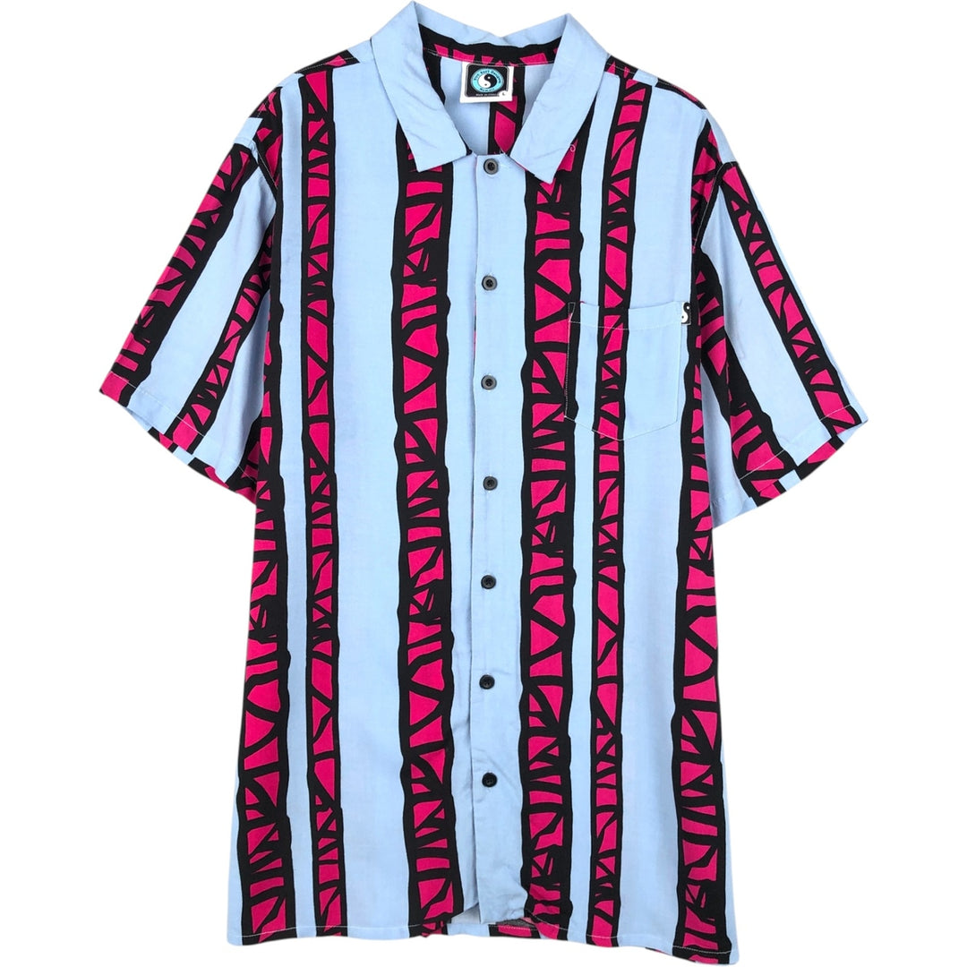 T&C Surf Designs All-over Stripe Pattern Short-Sleeve Rayon Shirt, Boxy Fit, Men's Size L (approx.) Rayon Blue type light blue Vintage Second Hand