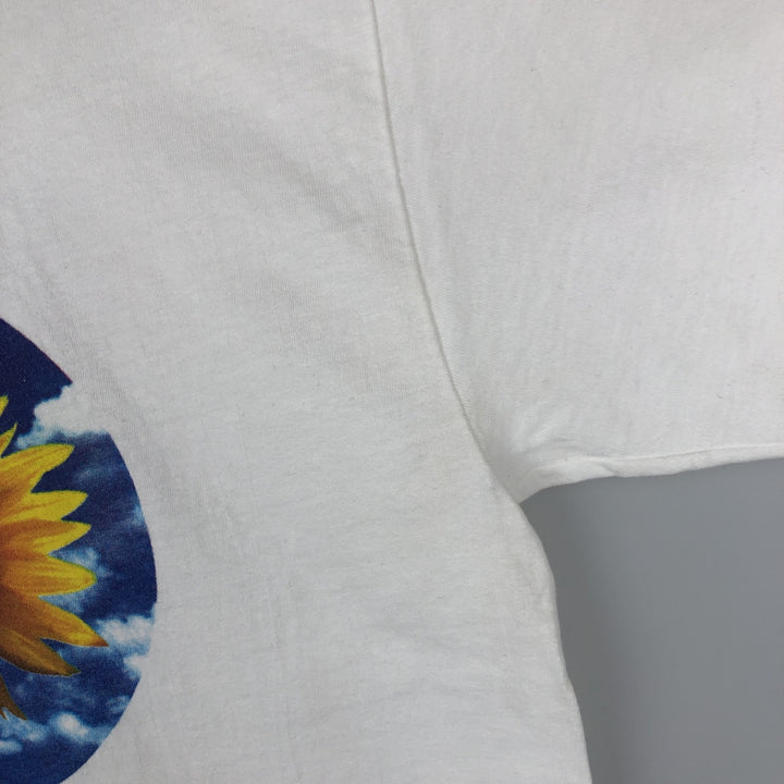 90'S Hanes floral sunflower pattern photo t-shirt, made in USA, men's size M equivalent, vintage. cotton white type Vintage Second Hand