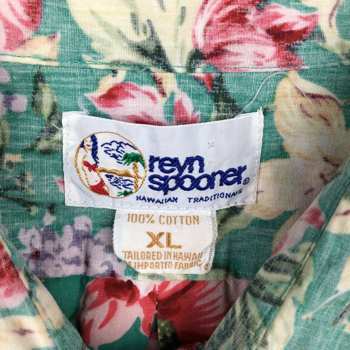 90'S Reyn Spooner swimwear tag, bikini tag, all-over floral print, Hawaiian Aloha shirt, boxy shirt, made in Hawaii, men's size XL equivalent. cotton Emerald green Vintage Second Hand