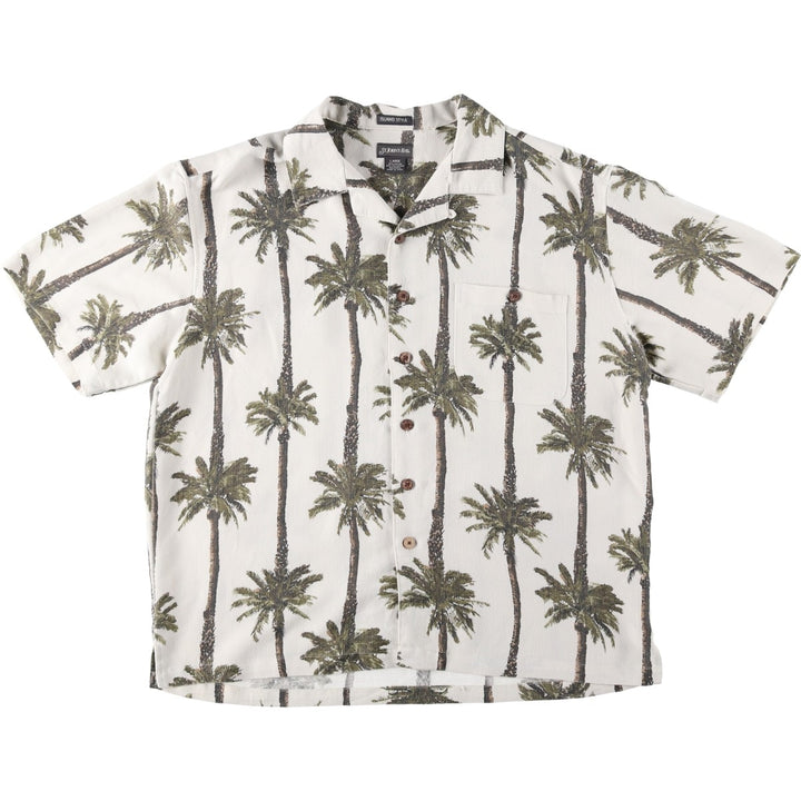 St. John's Bay all-over palm tree print rayon Hawaiian Aloha shirt, boxy style, men's size L equivalent. Rayon ivory Vintage Second Hand