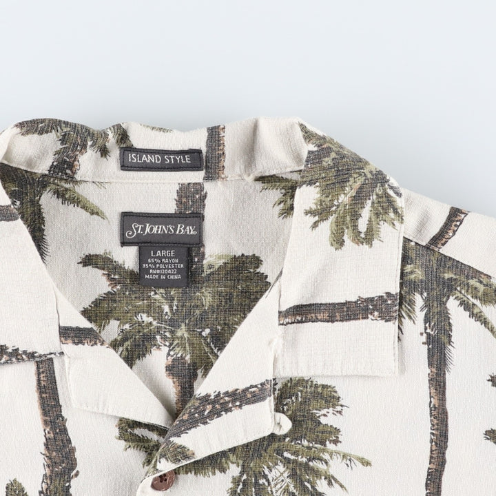 St. John's Bay all-over palm tree print rayon Hawaiian Aloha shirt, boxy style, men's size L equivalent. Rayon ivory Vintage Second Hand