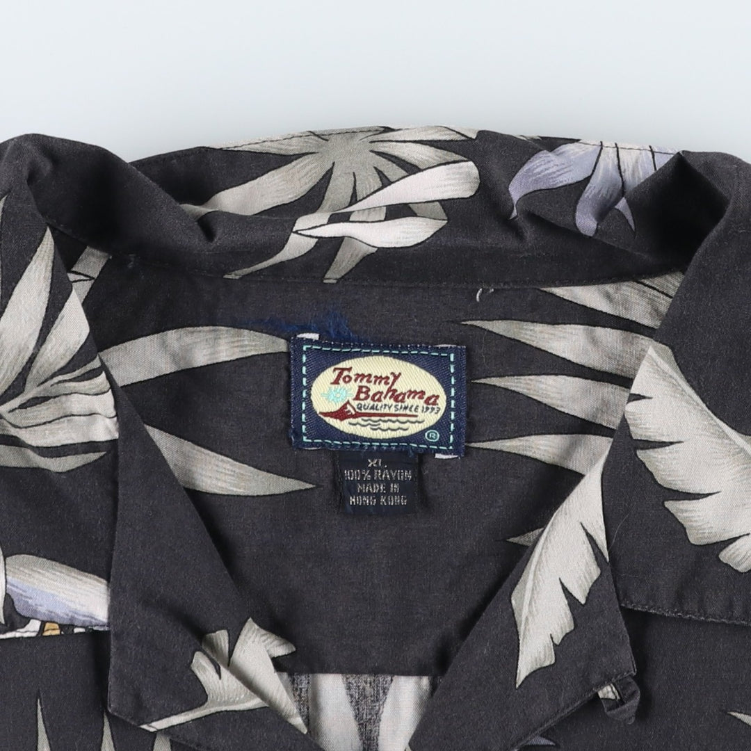 90'S Tommy Bahama all-over floral print open-collar rayon Hawaiian Aloha shirt, boxy fit, men's size XL. Rayon black type Vintage Second Hand