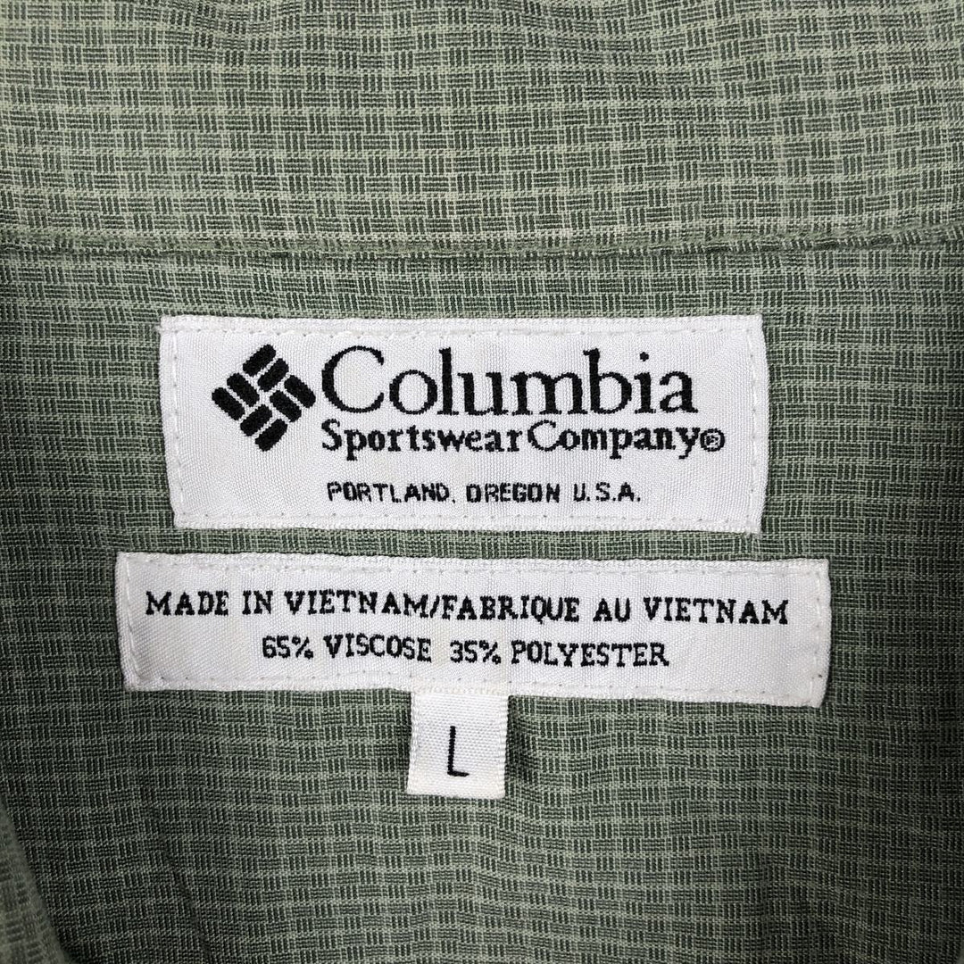 Columbia GRT all-over print short-sleeved check shirt, boxy style, men's size L. Viscose Khaki type sage green Vintage Second Hand