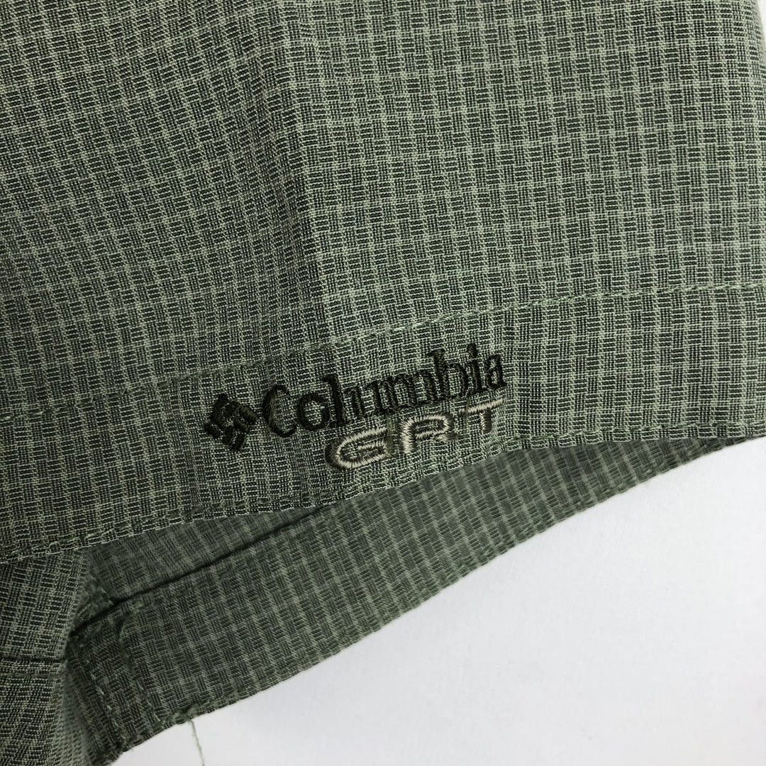 Columbia GRT all-over print short-sleeved check shirt, boxy style, men's size L. Viscose Khaki type sage green Vintage Second Hand