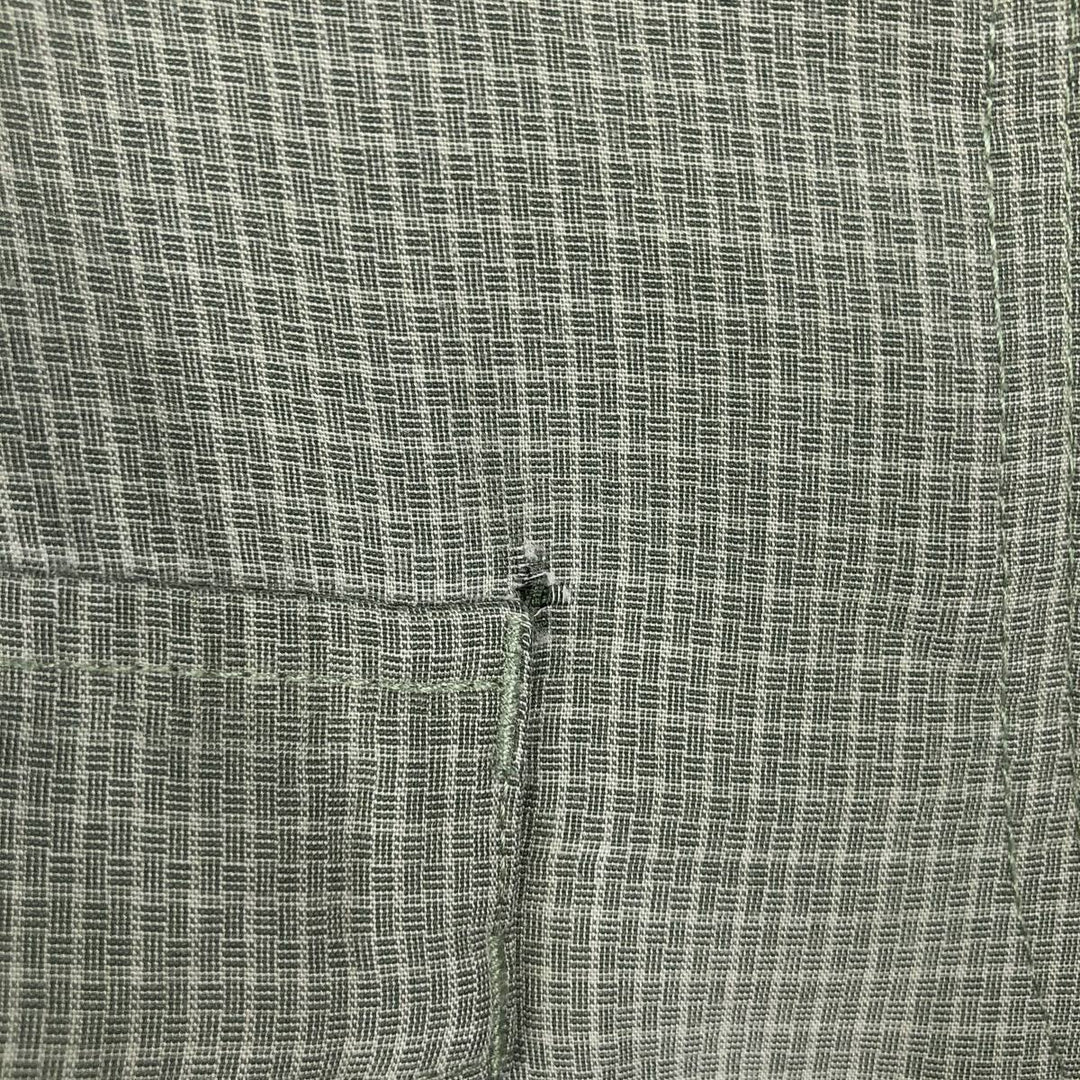 Columbia GRT all-over print short-sleeved check shirt, boxy style, men's size L. Viscose Khaki type sage green Vintage Second Hand
