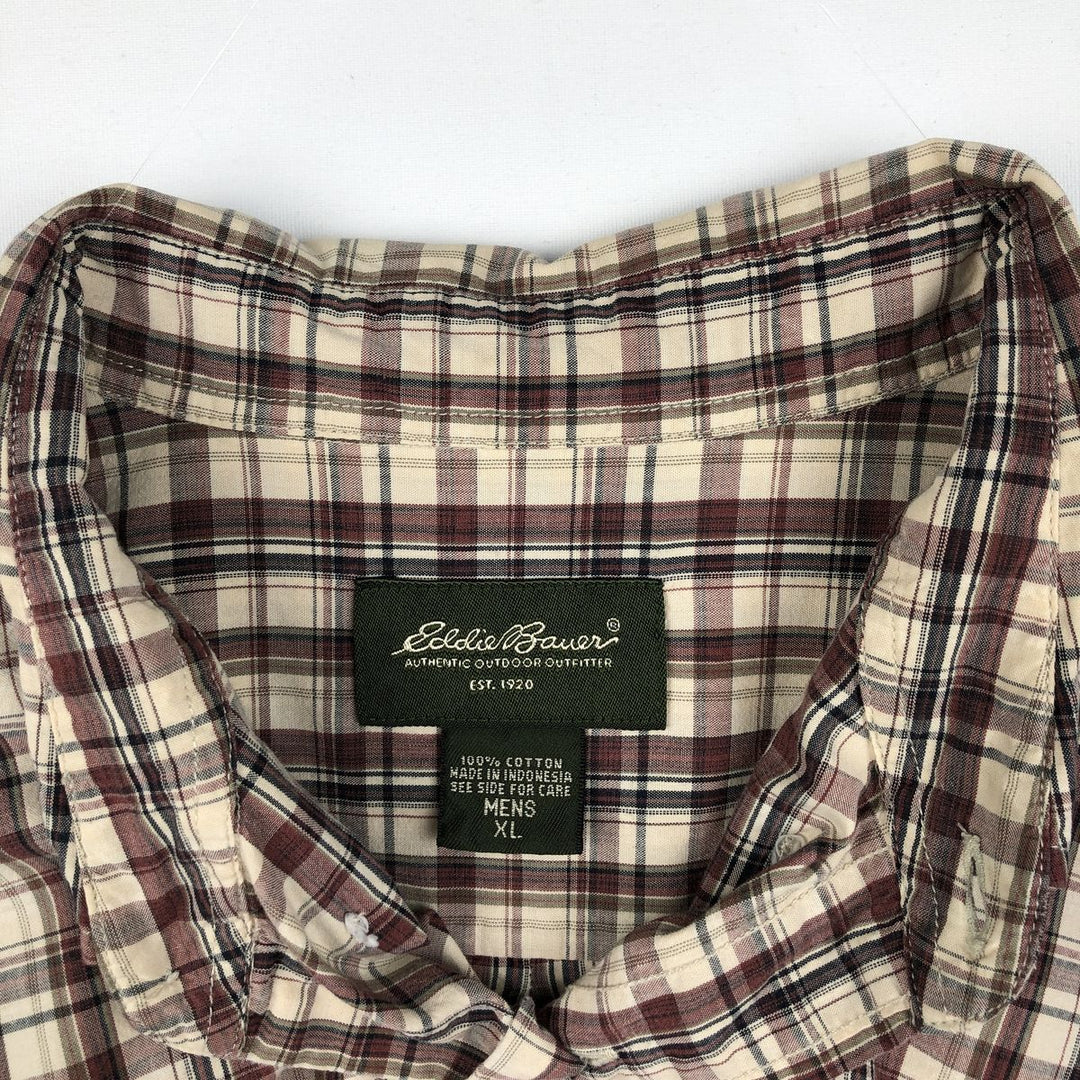 Eddie Bauer Short-Sleeve Button-Down Check Shirt, Boxy Shirt, Men's Size XL (approx.) cotton burgundy type Vintage Second Hand
