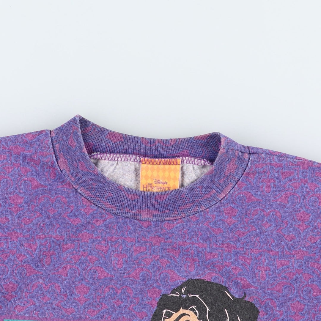 90'S Disney Hunchback of Notre Dame Esmeralda all-over character print T-shirt, Made in USA, Women's size S (approx.) polyester purple type Vintage Second Hand
