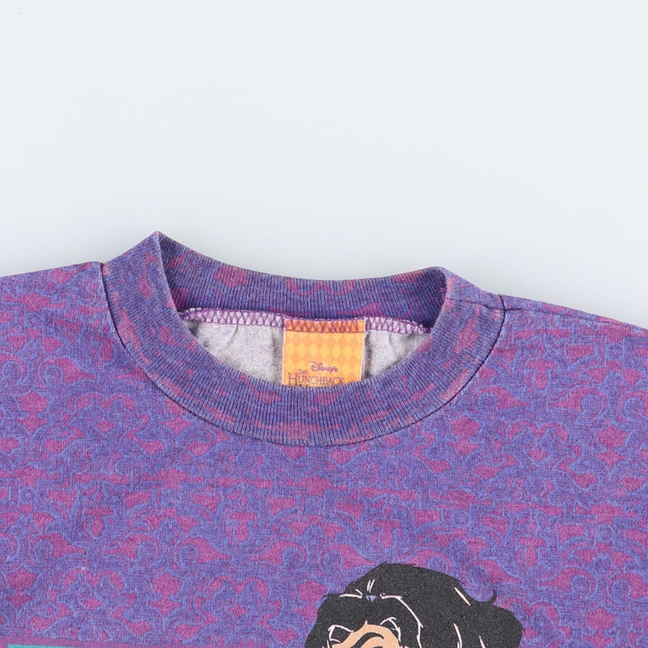 90'S Disney Hunchback of Notre Dame Esmeralda all-over character print T-shirt, Made in USA, Women's size S (approx.) polyester purple type Vintage Second Hand