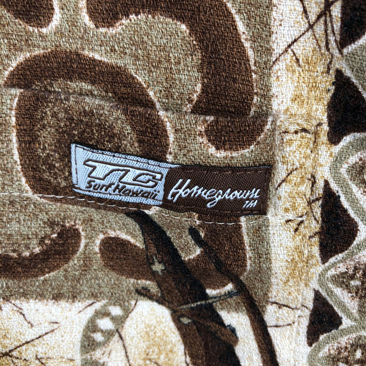 T and C Surf Designs all-over print open-collar Hawaiian Aloha shirt, boxy style, made in Hawaii, men's size L equivalent, vintage. cotton Beige type Vintage Second Hand