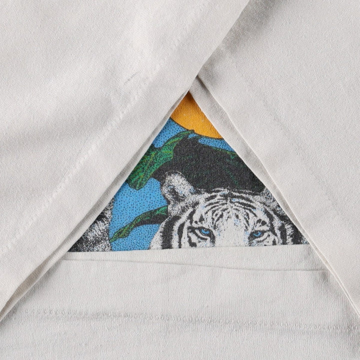~90'S Tee Jays Tiger Pattern Animal T-Shirt, Made in USA, Men's XL equivalent, Vintage polyester white type Vintage Second Hand