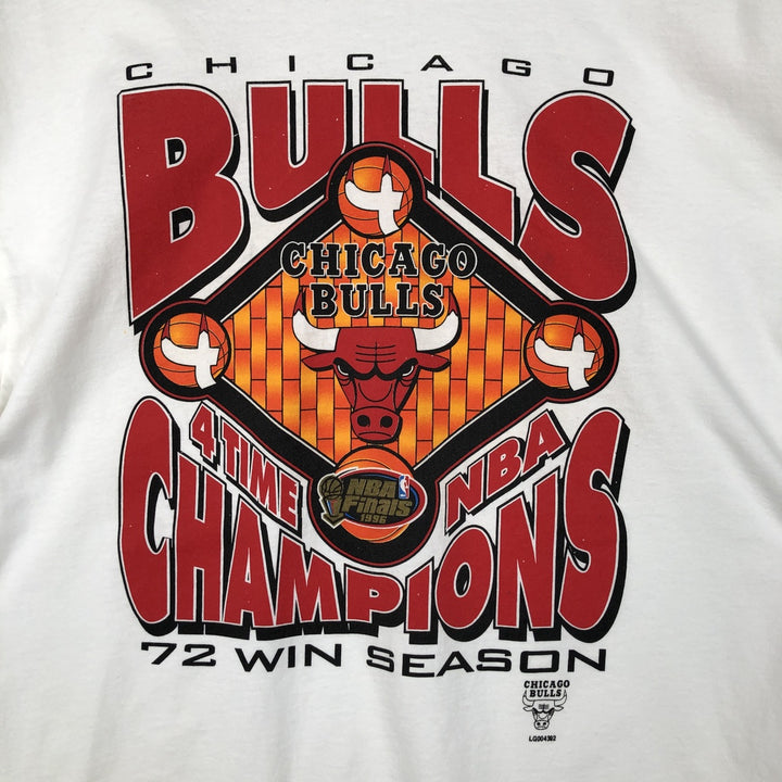 90'S Delta NBA Chicago Bulls Logo Print T-Shirt, Men's Size XL (Equivalent), Vintage cotton pale white type Vintage Second Hand
