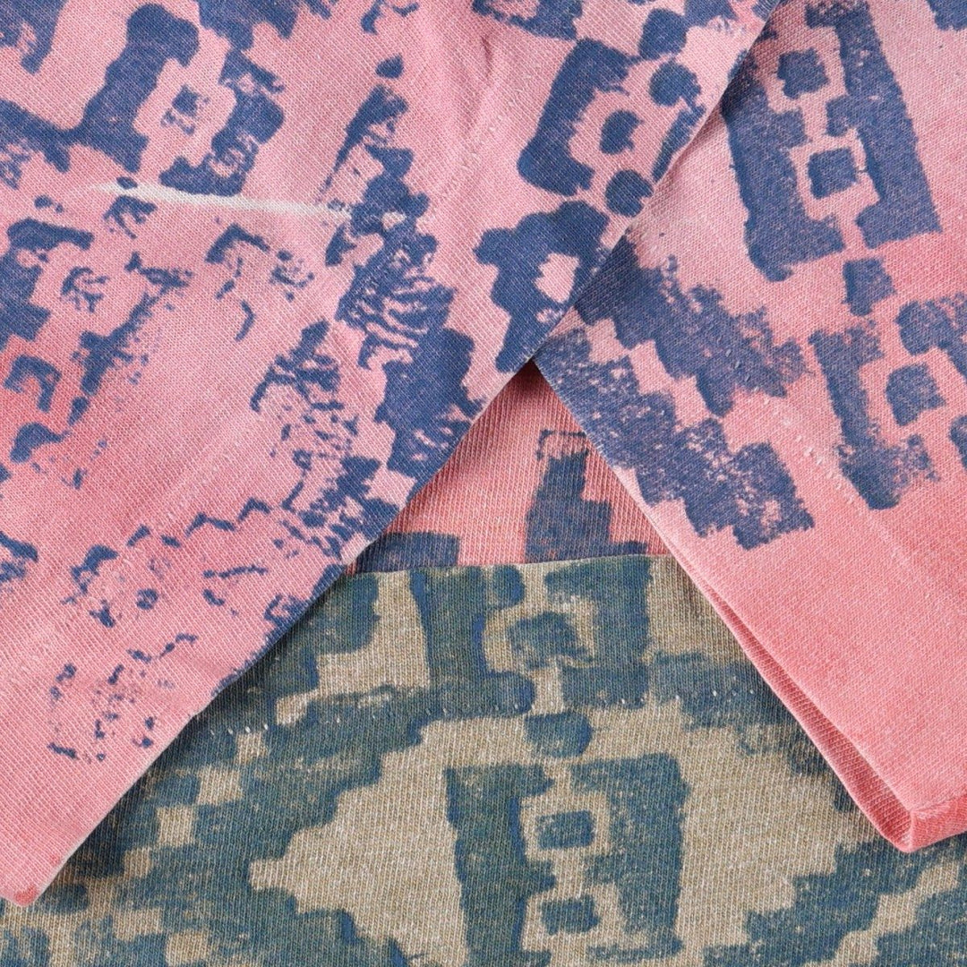 ART all-over print T-shirt, made in USA, men's size XL equivalent. cotton pink type Vintage Second Hand