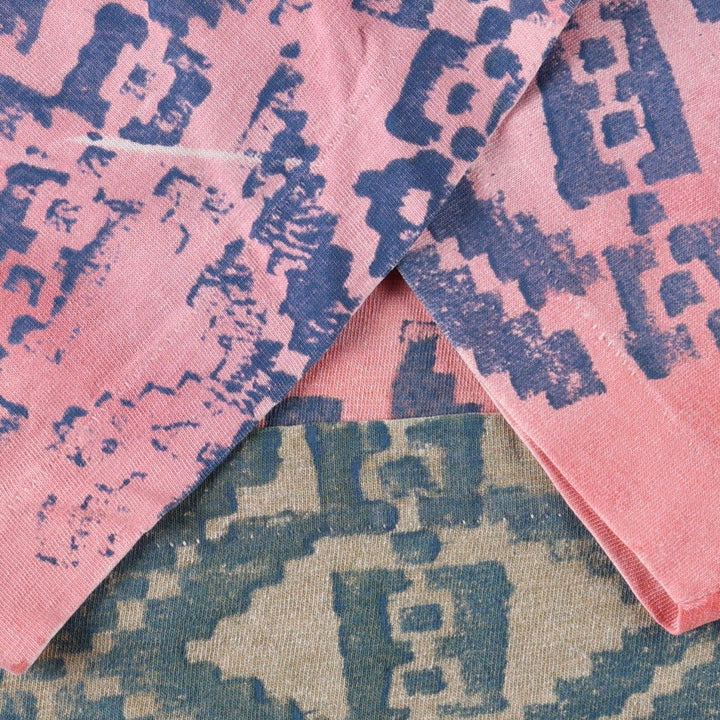 ART all-over print T-shirt, made in USA, men's size XL equivalent. cotton pink type Vintage Second Hand