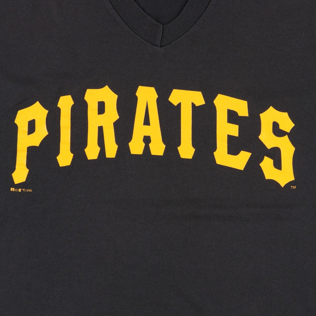 90'S Russell Crowe MLB Pittsburgh Pirates V-neck logo print T-shirt, Made in USA, Men's XL equivalent. cotton black type Vintage Second Hand