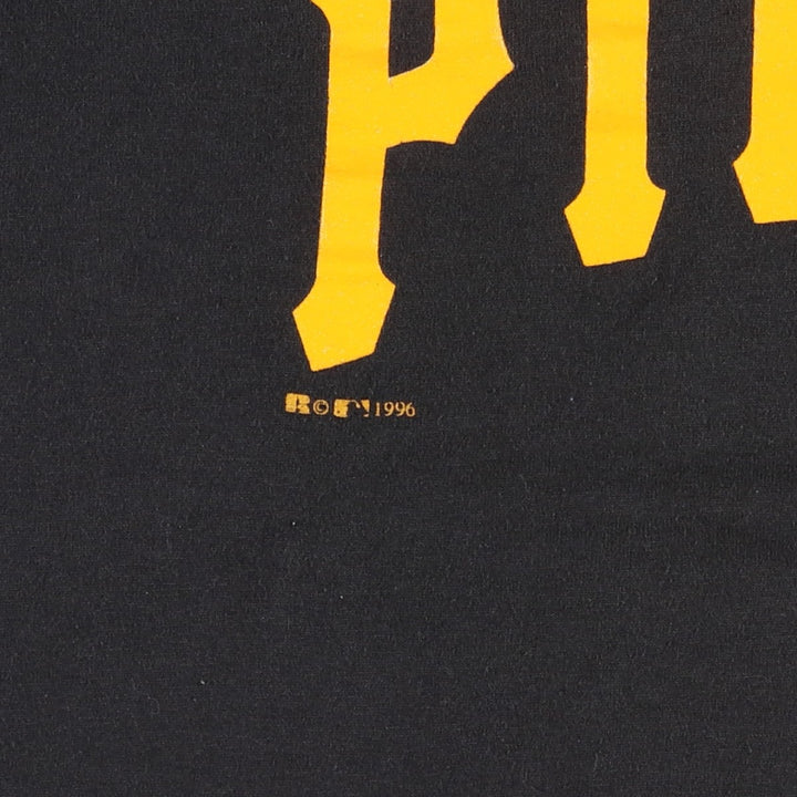 90'S Russell Crowe MLB Pittsburgh Pirates V-neck logo print T-shirt, Made in USA, Men's XL equivalent. cotton black type Vintage Second Hand