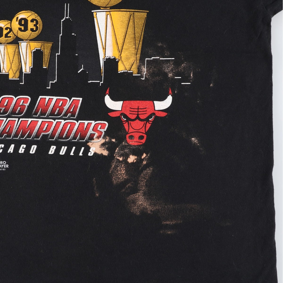 90'S PRO PLAYER NBA CHICAGOBULLS Sports Print T-Shirt, Made in USA, Men's XL (approx.) Vintage cotton black type Vintage Second Hand