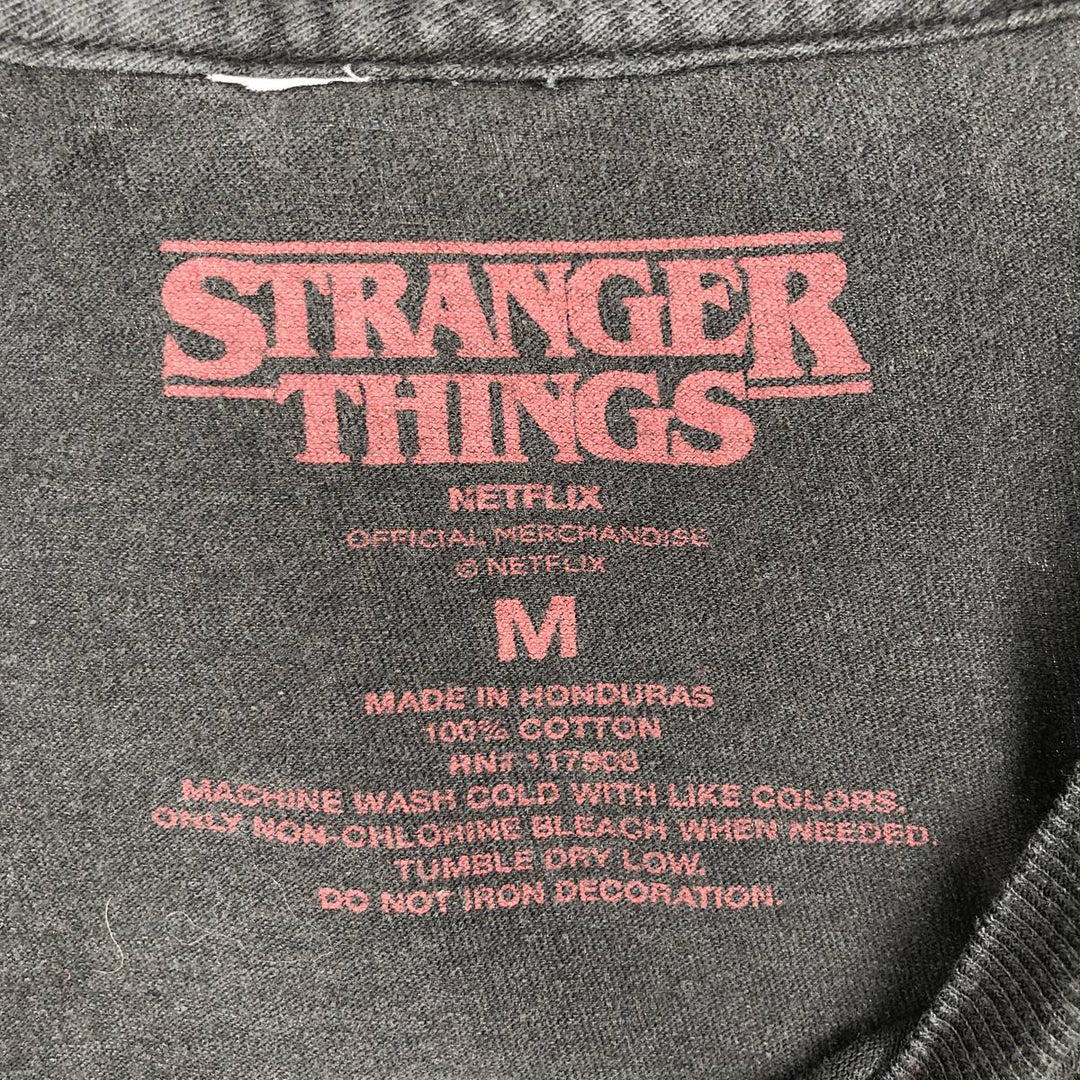 STRANGER THINGS Large Print Movie T-Shirt (Men's Size M) cotton black type Vintage Second Hand