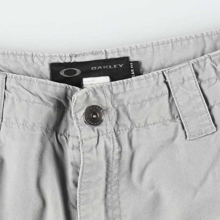 Oakley Regular Fit Sample Cargo Shorts with Reflective Details - Men's Size W35 (approx.) cotton gray type Vintage Second Hand