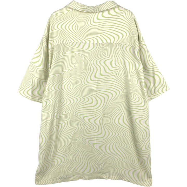 NO BOUNDARIES All-over print short-sleeved open-collar rayon shirt, boxy fit, men's size XL. Rayon green type yellow green Vintage Second Hand