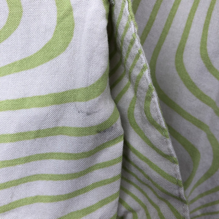 NO BOUNDARIES All-over print short-sleeved open-collar rayon shirt, boxy fit, men's size XL. Rayon green type yellow green Vintage Second Hand