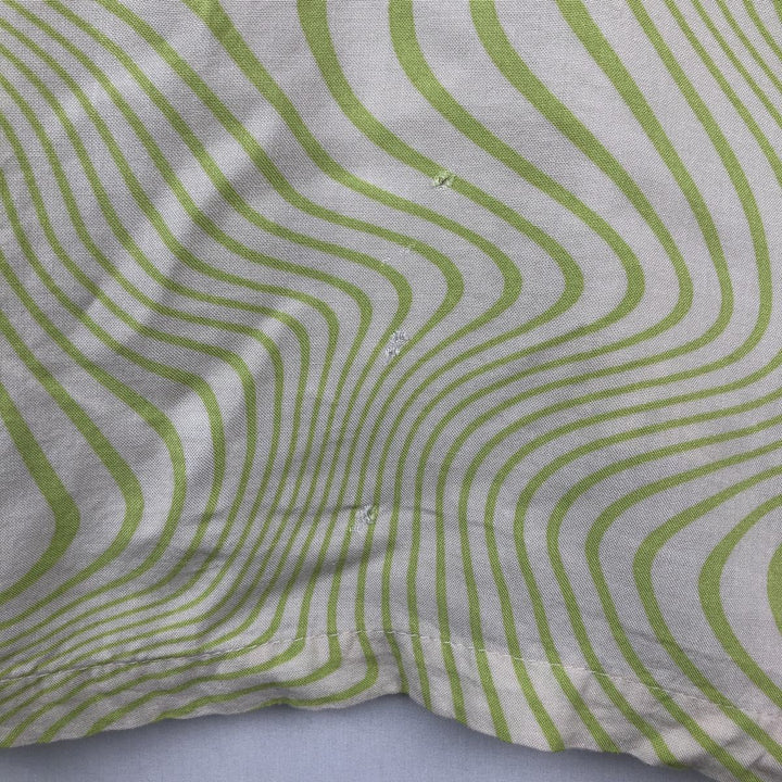 NO BOUNDARIES All-over print short-sleeved open-collar rayon shirt, boxy fit, men's size XL. Rayon green type yellow green Vintage Second Hand