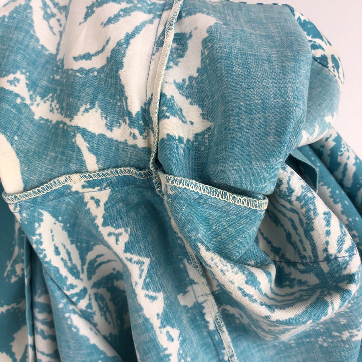 Tia All-over Floral Print Open Collar Hawaiian Aloha Shirt, Boxy Shirt, Made in Hawaii, Men's Size L unclear Blue type light blue Vintage Second Hand