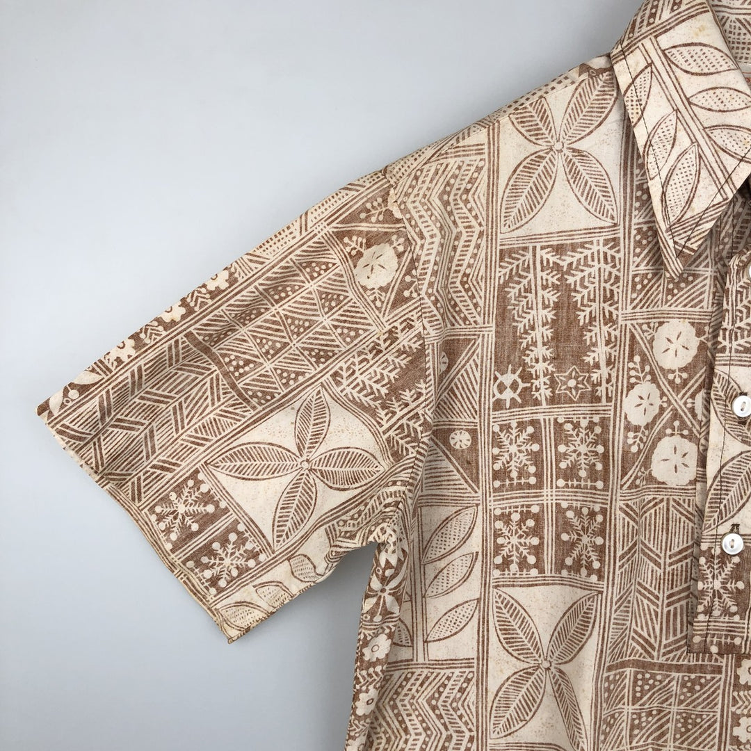 Sears all-over print Hawaiian Aloha shirt, boxy style, men's size S. unclear Beige type Vintage Second Hand