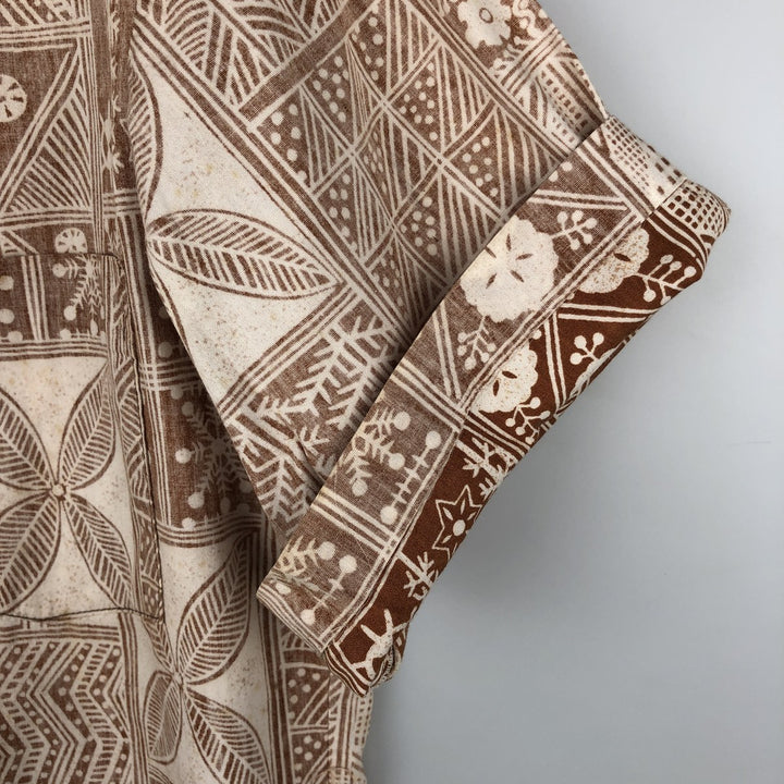 Sears all-over print Hawaiian Aloha shirt, boxy style, men's size S. unclear Beige type Vintage Second Hand