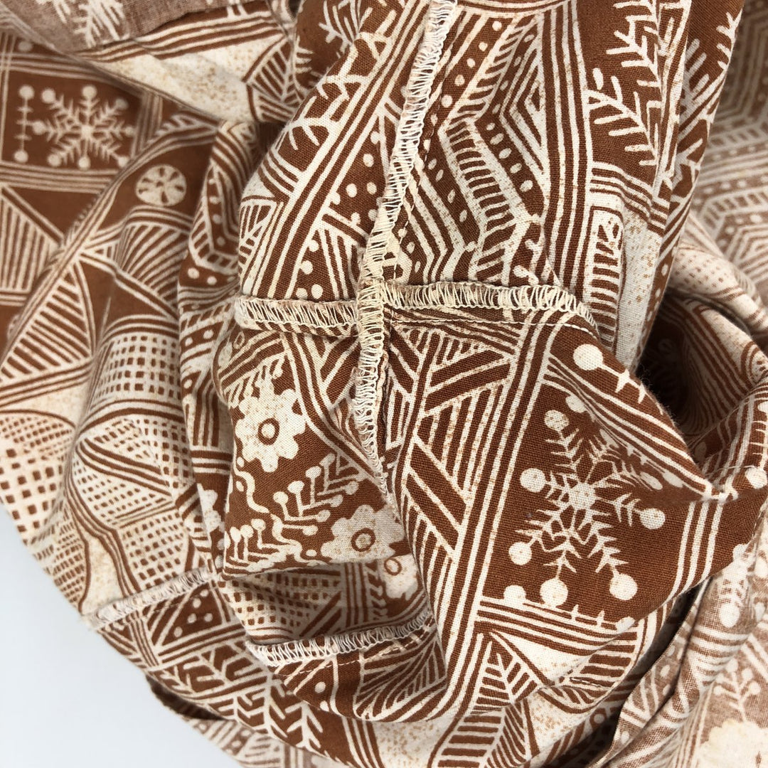 Sears all-over print Hawaiian Aloha shirt, boxy style, men's size S. unclear Beige type Vintage Second Hand