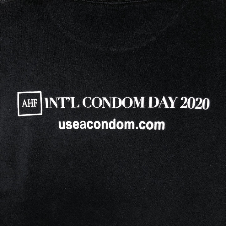 AIDS HEALTHCARE FOUNDATION Message Print T-Shirt (Men's Size L) unclear black type Vintage Second Hand