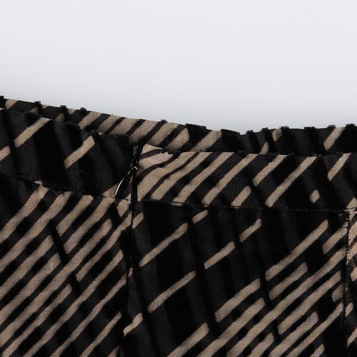 PASCAL Check Pattern Long Tiered Skirt (Women's Size S) others beige type brown Vintage Second Hand