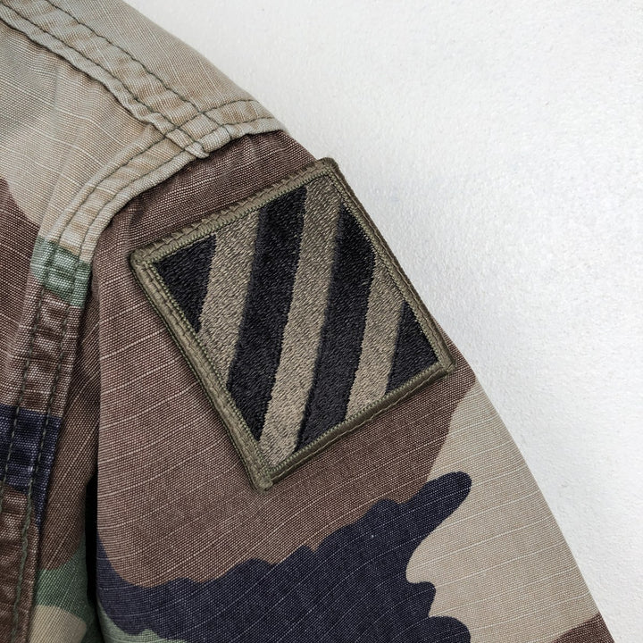 90'S Camouflage Pattern Woodland Camo Ripstop BDU Military Jacket, Made in USA, MEDIUM-REGULAR (Men's M equivalent) Nylon Khaki type Vintage Second Hand