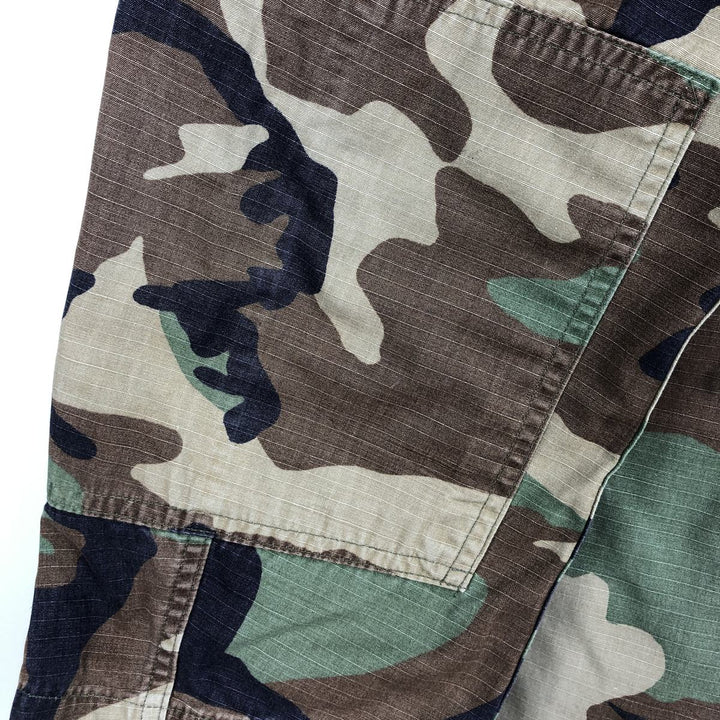90'S Camouflage Pattern Woodland Camo Ripstop BDU Military Jacket, Made in USA, MEDIUM-REGULAR (Men's M equivalent) Nylon Khaki type Vintage Second Hand