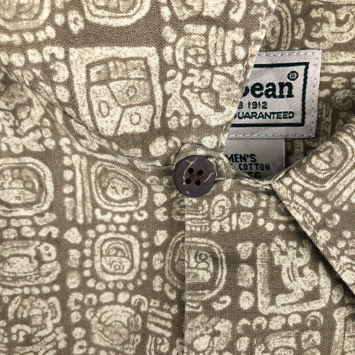 Vintage LLBean box shirt from the 1990'S to 2000s, featuring an all-over print, short sleeves, and an open collar. Size M. cotton Khaki type Vintage Second Hand