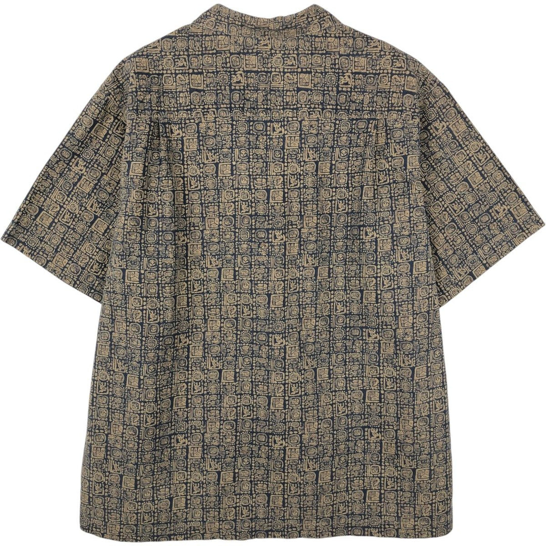 Vintage LLBean box shirt from the 1990'S to 2000s, featuring an all-over print, short sleeves, and an open collar. Size M. cotton Beige type Vintage Second Hand