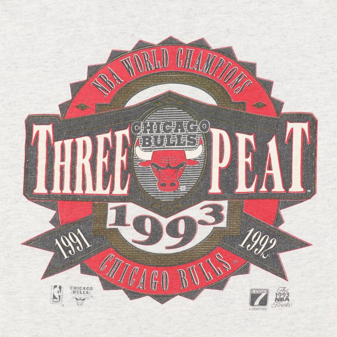 90'S Delta NBA Chicago Bulls sports print T-shirt, Made in USA, Men's XL equivalent, Vintage cotton gray type Vintage Second Hand