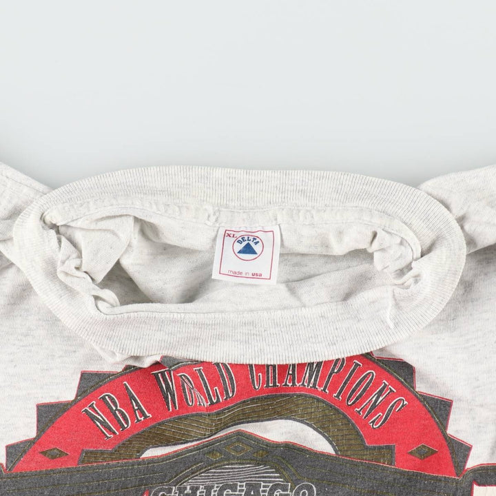 90'S Delta NBA Chicago Bulls sports print T-shirt, Made in USA, Men's XL equivalent, Vintage cotton gray type Vintage Second Hand