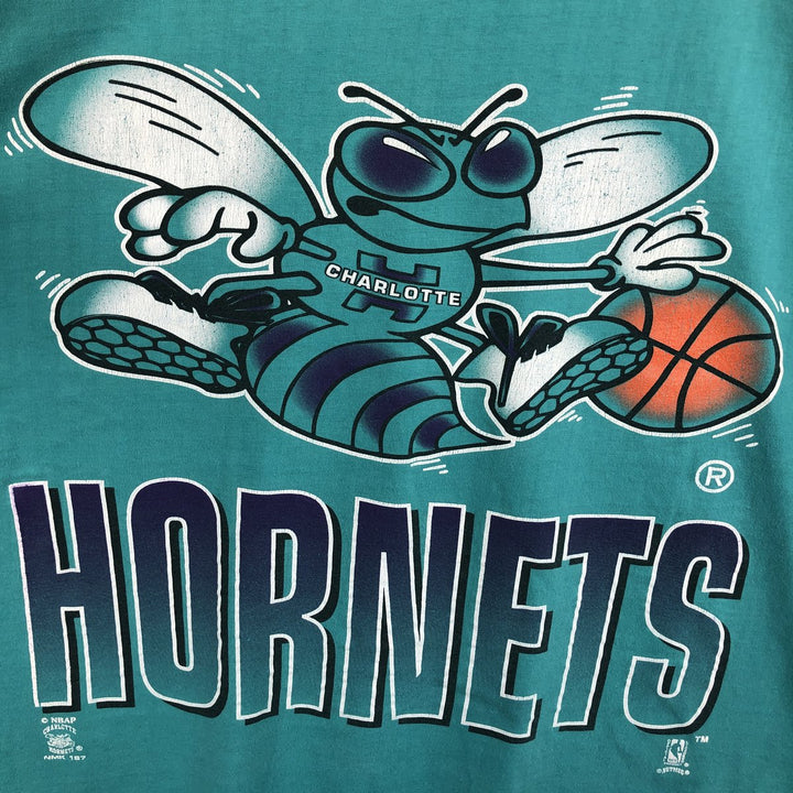 90'S Nutmeg Mills NBA Charlotte Hornets sports print T-shirt, men's size M (approx.) cotton Emerald green Vintage Second Hand