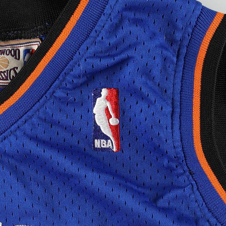 Mitchell and Ness NBA New York Knicks V-Neck Mesh Game Shirt Replica Uniform (Men's Size L) unclear blue type Vintage Second Hand